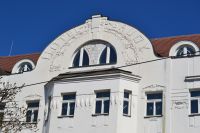 Rekonstrukce uliční a dvorní fasády, dodávka a montáž ocelové markýzy včetně světelné reklamy hotelu SAVOY, Keplerova 6, 8, Praha 1